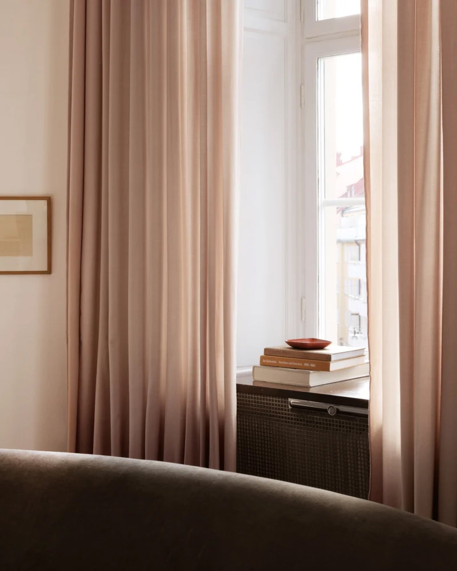 Essentials,  Rose Curtain